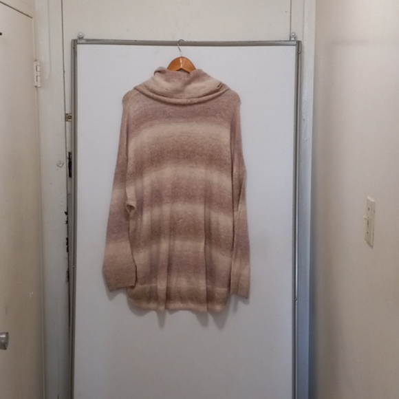 American  Eagle Sweater - Picture 5 of 5